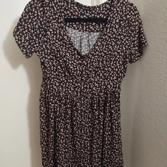 🟣Floral print pleated mini dress size small - Picture 6 of 6